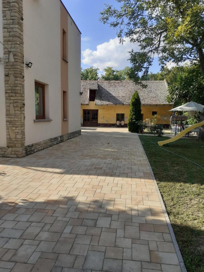 Kurca-Parti Vendeghaz Hotel Szentes Bagian luar foto